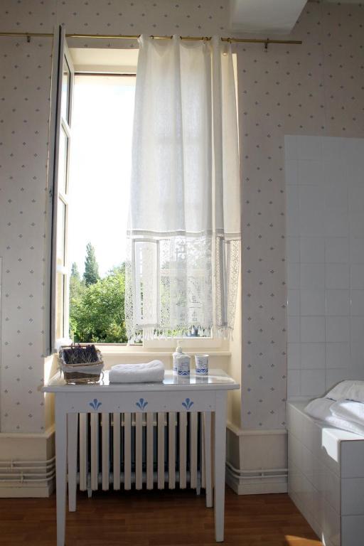 Chambres d'hôtes La Distillerie B&B Saint-Germain-du-Bois Quarto foto